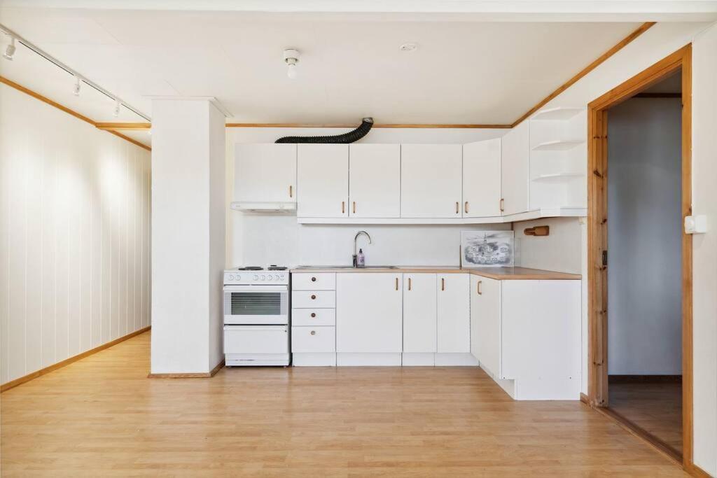 60 Sqm Apartment A - Free Parking! Tromsø Zewnętrze zdjęcie